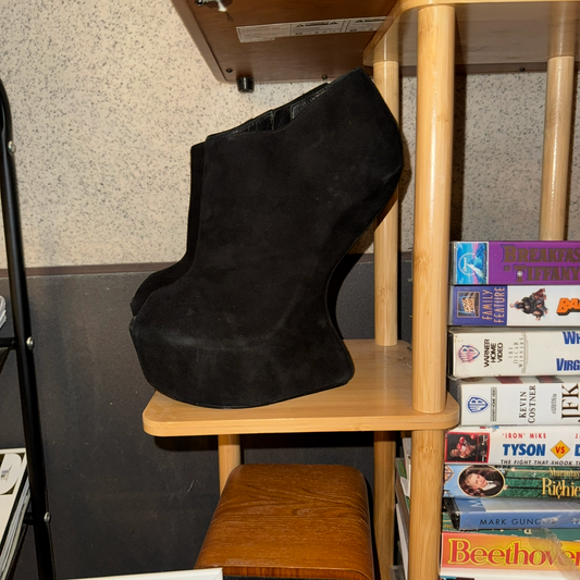 GIUSEPPE ZANOTTI Suede Sculpted Peep Toe Platform Wedges